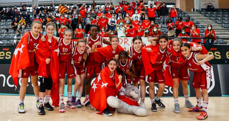 Las campeonas de minibasket, una a una