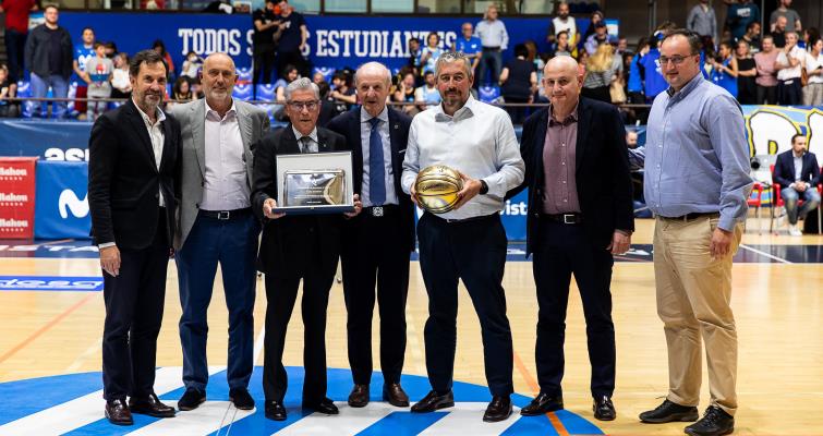 Homenaje de la FBM al Movistar Estudiantes