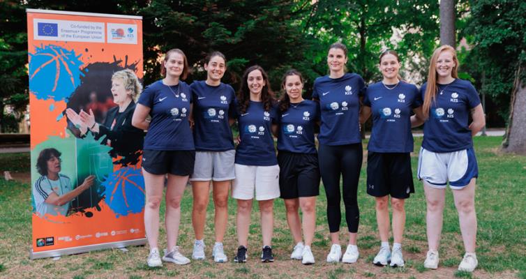 Olga González, en el Women's Basketball Summit de FIBA