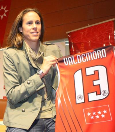 A. Valdemoro con su nueva camiseta