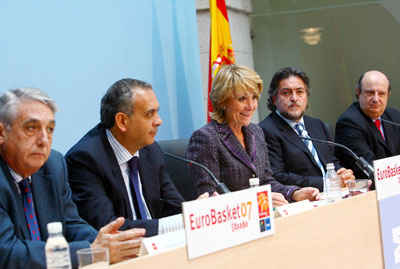 Firma del convenio para la organización de la Fase Final del Eurobasket en Madrid