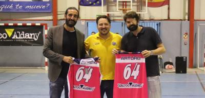 Marco Aldany y el Olímpico 64 renuevan su acuerdo