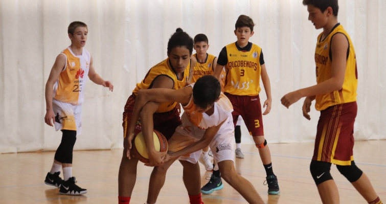 Sprint final luchando por cada balón