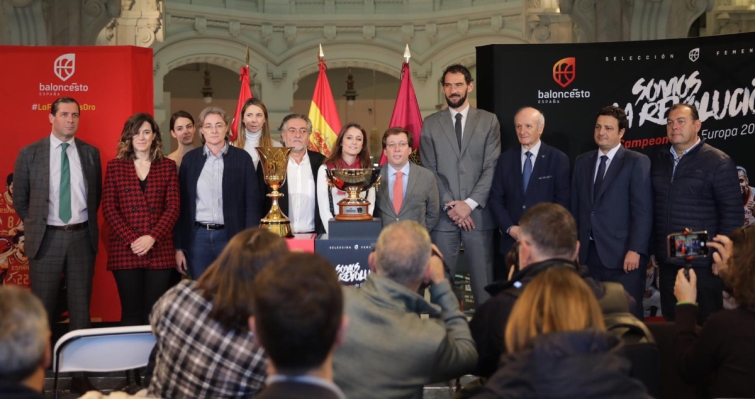 Homenaje a las selecciones en el Ayuntamiento de Madrid