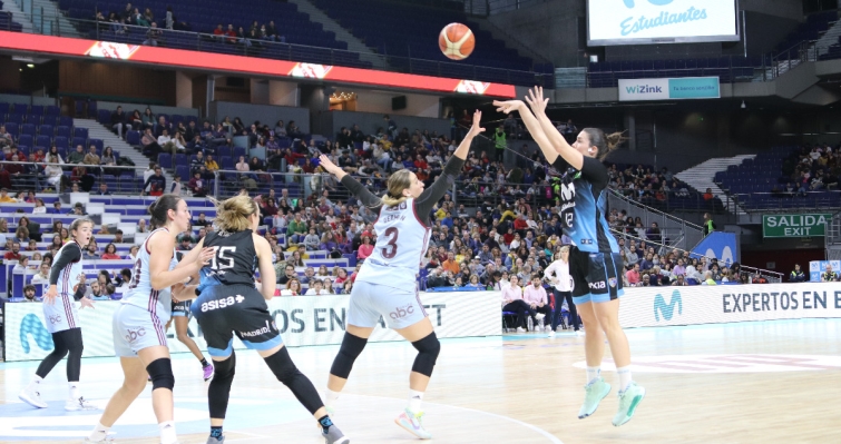 Las 'women in black' se acostumbran al Palacio